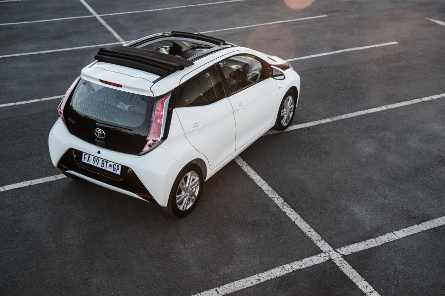  Toyota Aygo x-cite 5-Door 2017 года  (ZA) (фото 8 из 20)
